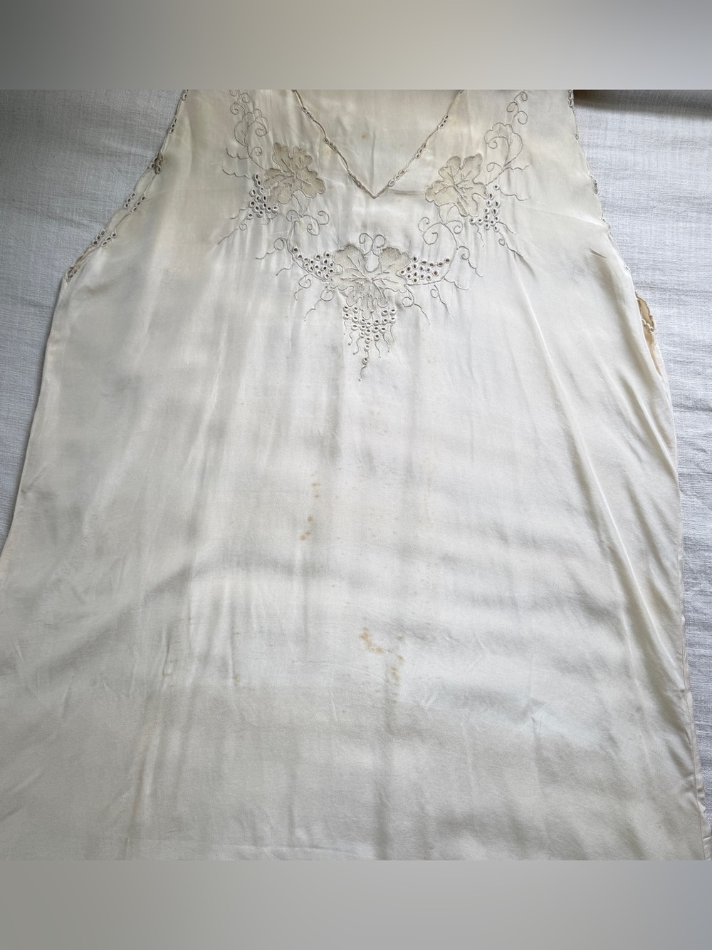 Vintage 1930s 100% Silk Bias Cut Embroidered Gown Nightgown AS-IS - Picture 16 of 16